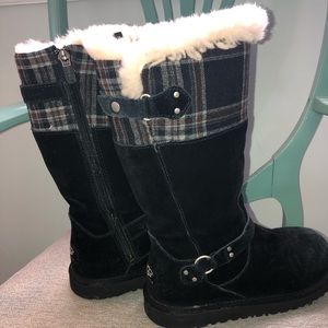 Girls UGG Boots Black Size 2